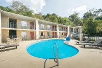Days Inn by Wyndham Asheville Downtown North Hotel a Flat Creek