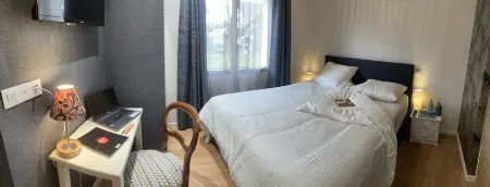 Le Clos des Feugrais - Quiet outbuilding Отели в г. Сент-Обен-ле-Эльбёф