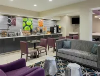 La Quinta Inn & Suites by Wyndham Snellville-Stone Mountain Hotels in Snellville