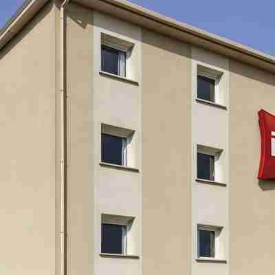 Ibis Auch Hotel Exterior