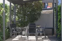Gladstone Heights Executive Apartments