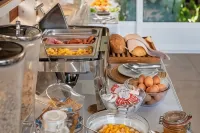 Sunday Hotel - breakfast