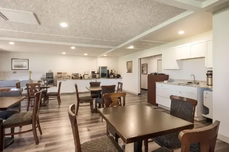 SureStay Hotel by Best Western Thomson