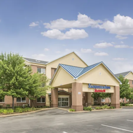 Fairfield Inn & Suites Dayton South Отели в г. Уэйнсвилл