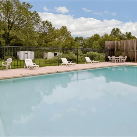 Days Inn by Wyndham Alma