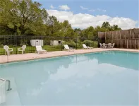 Days Inn by Wyndham Alma