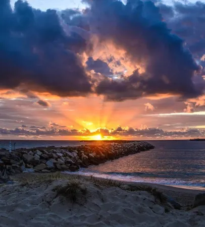 Lovely Iluka! Come whale spotting! Boat ramp, boat parking,barbi, jetty, pool.