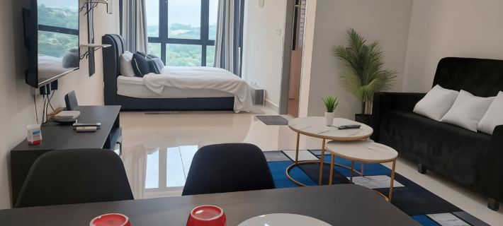 KLIA Travel Homestay - 3R 2B - Wifi & Netflix Hotels in Dengkil