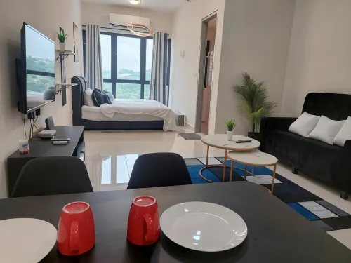 KLIA Travel Homestay - 3R 2B - Wifi & Netflix - สระว่ายน้ำส่วนตัว