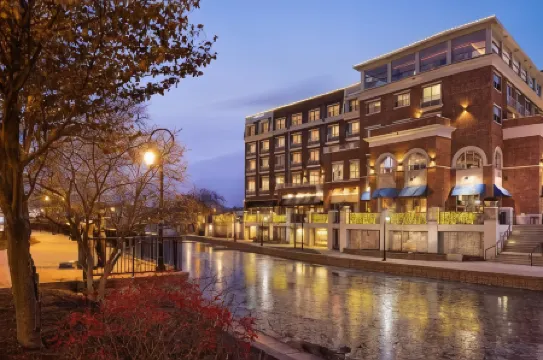 Hotel Indigo NAPERVILLE RIVERWALK by IHG