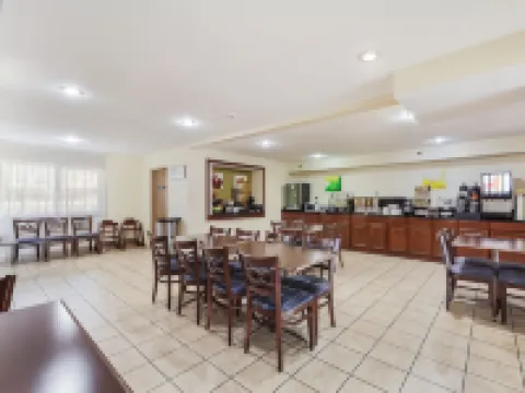 Quality Inn Lincoln Cornhusker Hotels in Lincoln