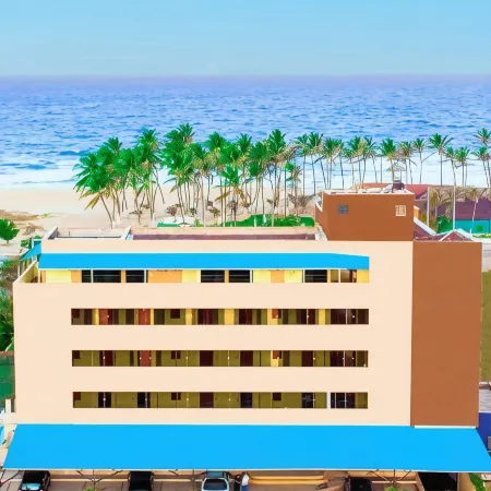 Golden Beach Hotel Отели рядом с достопримечательностью «Конгресс-центр Centro de Eventos do Ceara»