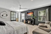 Fully Remodeled Home with Optional in-Law Apartment for Large Groups