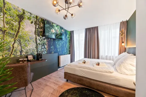 JUNGLE No5 Boutique Hotel - Stuttgart City-Center - Homestays