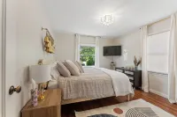 Vintage Boho Retreat in Reno's Midtown Arts District - 부티크