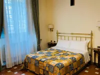 Fantastic Garden Hotels near Perseus Statue