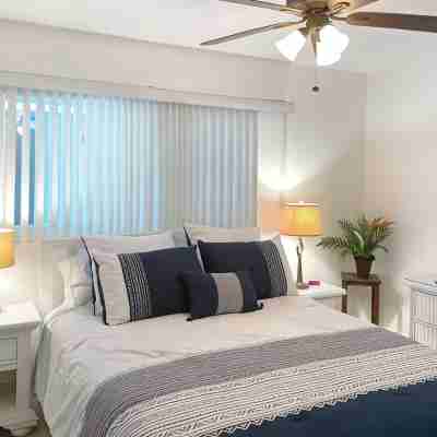 Third floor family favorite ~Corner oceanfront with endless views Rooms