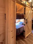 河畔溫馨小屋帶熱水浴缸!