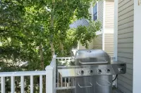 Lux Home with Gas Fireplace, Hot Tub, 8 Min to Lift 7 - Bunk Room for Kids! Home - parkir