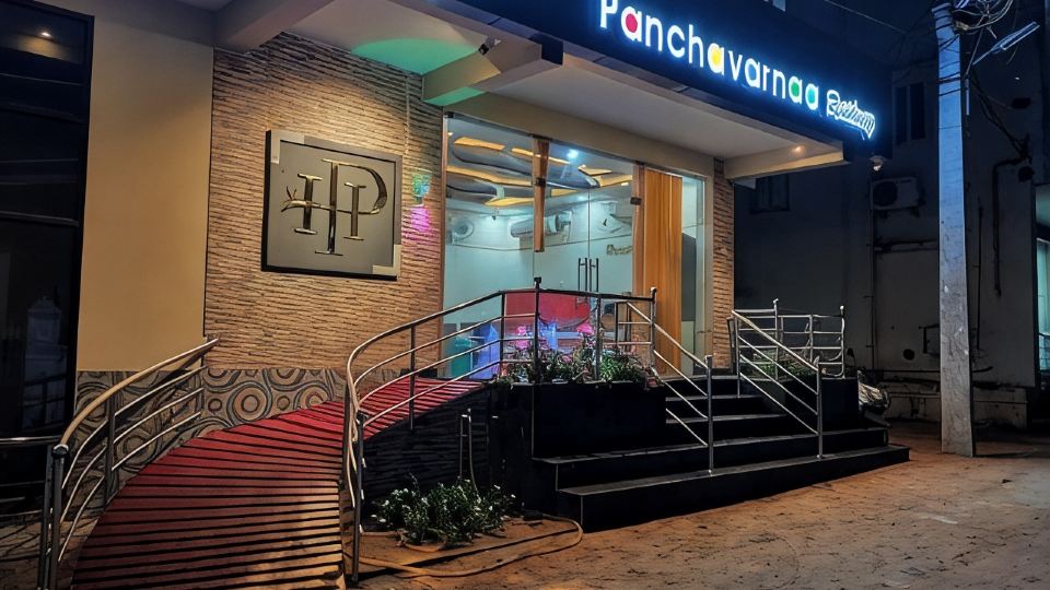 Hotel Panchavarnaa