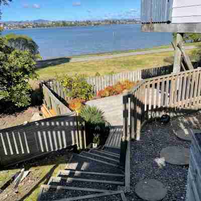 Unique Property Overlooking Estuary to City on the Beautiful Daisy Hardwick Walk Hotel Exterior