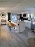 Charming 2-bedroom house in Fort Myers with WiFi and AC - Swimmingpools