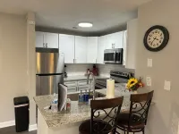 Urban Oasis in Historic Fourth Ward - Walk to Uptown - WiFi & Free Parking - Condos