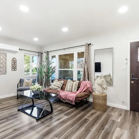 Prime location Close to Downtown LA 2 bed 1 bath Kingsize Bed Private Entry! 17