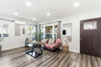 Prime location Close to Downtown LA 2 bed 1 bath Kingsize Bed Private Entry! 17