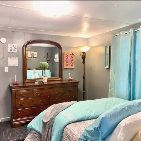 Gene's Retreat, charming lakeside 3 bed 2 bath peaceful home near Ft Gibson Lake