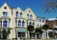 Esplanade Hotel - Clacton On Sea (Beachfront Hotel) by OYO - pet friendly