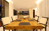 Kirei Mountain View Villa 7 Bedrooms with a Private Heated Swimming Pool