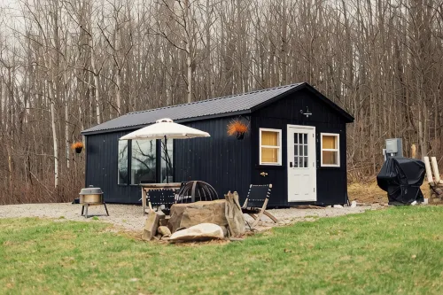 Casita: Near Wineries & Keuka Lake: 100"