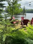 Cozy Adirondack cabin with private dock and kayaks, feet from Adirondack Lake - Chalets