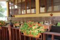 Green Hosta Hotel