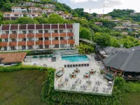 Casa de Palmas -Modern Villa in 4 Star Beach Resort Short Walk to Playa Hermosa!