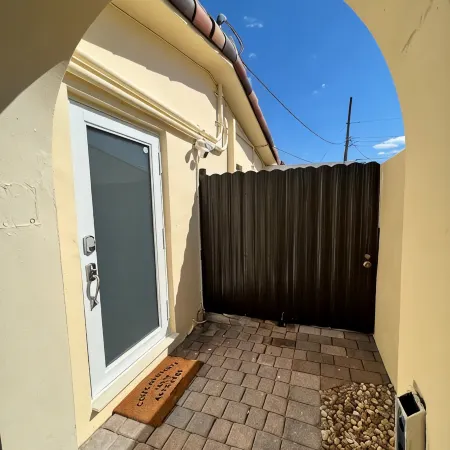 Luxurious little home! Отели в г. Хайалиа