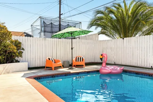 Pool house w/Playground, Mini Golf, King Bed