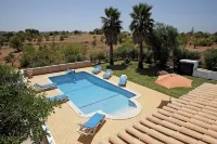 Spacious villa,salt water swimming pool, perfect relaxing holidays in Carvoeiro -  case vacanza in affitto