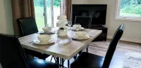 Cheerful 2 Bdrm house, free Netflix, free parking for 2 cars