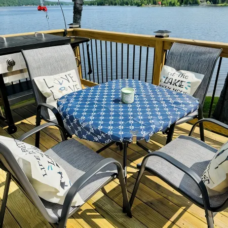 Private Lakefront Cabin