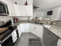 Charming 3-bedroom house in serene Eustis with POOL! Mins to Downtown MT. DORA. - Boutique