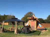Cozy Glamping Tipi at Edge of 180-Acre Nature Park with Pool & Pickleball Access - Country Houses