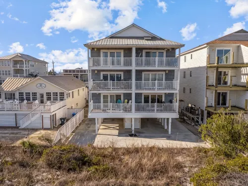 Luxury Condo- Contemporary Oceanfront-Complete Remodel  Keyless Checkin-RR Host - 4-Star