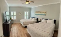 Legends Golf & Beach Getaway! A spacious 3-bedroom apartment. - Homestays