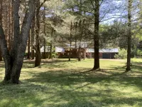 Adirondack Mountain Lodge Hotels in Greig