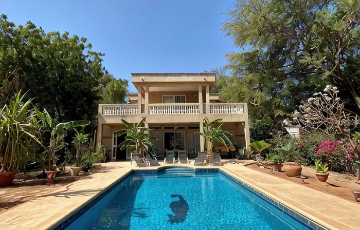 Somone: large air-conditioned villa with swimming pool, 10 people *, between Sea and Lagoon