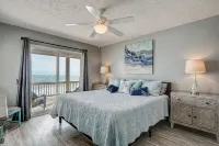 Paradise Found! Fabulous, Flexible, Beach Front Luxury! HotTub, Best Location!