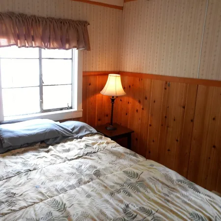Scenic Lake front cottage! Summer in Door County too good to miss!