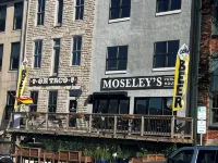 Sleeps 8 in Downtown Sandusky Minutes from Cedar Point &Sports Force